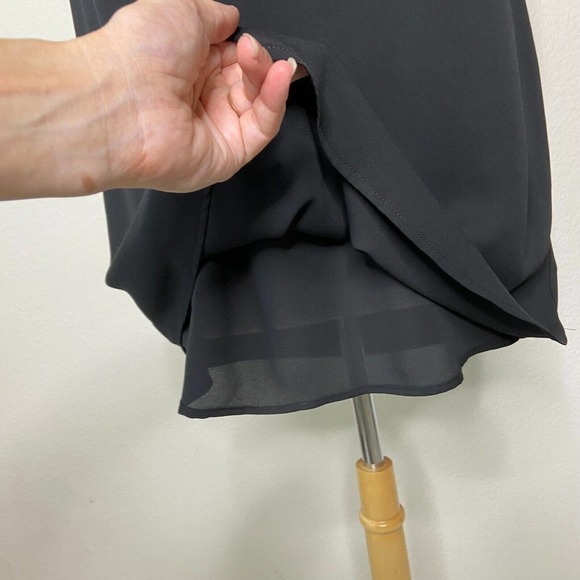 Krisa Cold Shoulder Tunic - Picture 5 of 9